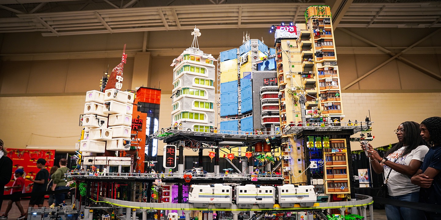 Massive LEGO displays at Brick Fan Event